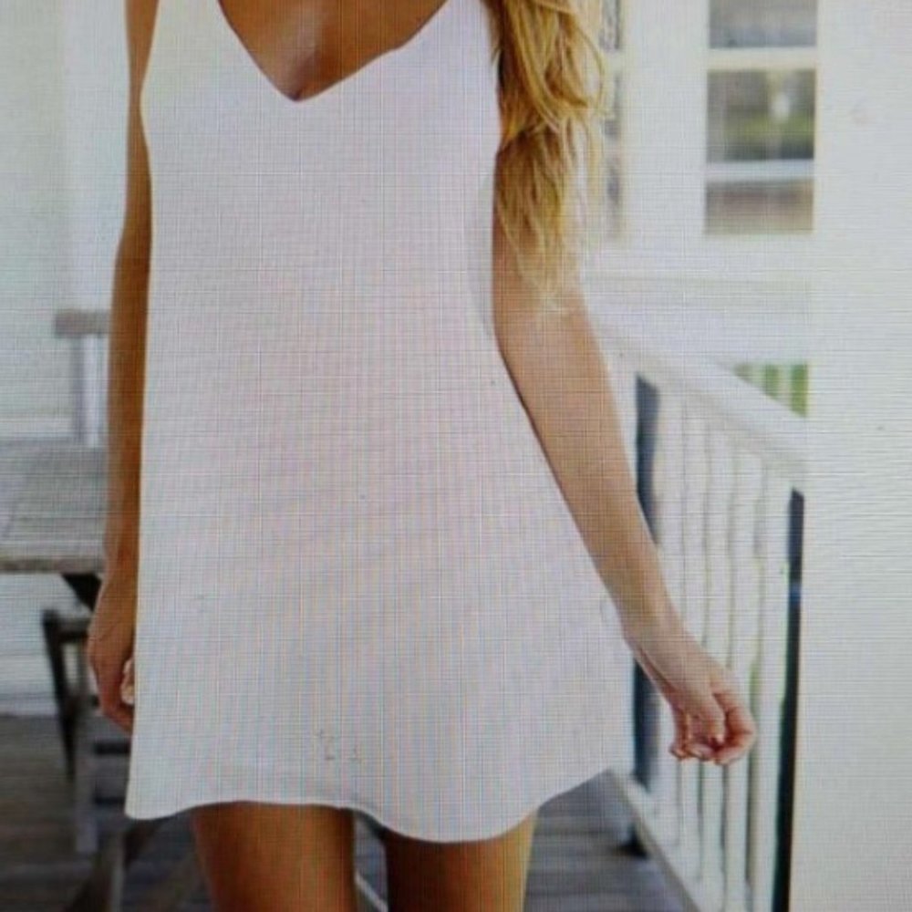 Spring or Summer Hot Style White Backless Lace Sleeveless Dress - Picture 3 of 12